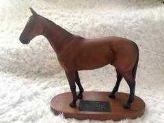 ベスウィック BESWICK 競走馬 ミルリーフ 木台付き フィギュア 陶器 ベスウィック BESWICK 競走馬 ミルリーフ 木台付き フィギュア