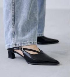 クロスストラップ ポインテッドトゥ ヒールパンプス　menue