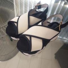 マルニ　MARNI ホワイト クロスストラップ プラットフォームサンダル 美品 マルニ MARNI クロスベルト プラットフォームサンダル 厚底