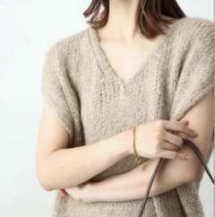 【未使用】SLOBE IENA ニットジレベスト　ベージュ SLOBE IENA（スローブイエナ）の「ニットジレ（ベスト）」 - WEAR