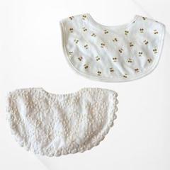 スタイ2枚セット　さくらんぼ柄　花柄　刺繍オーガニックコットン　女の子