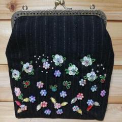 ハンドメイドがま口ポーチ☘️ パールビーズお花刺繍 スマホショルダーバック
