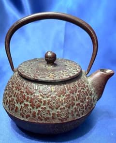 南部鉄瓶／無銘柄・岩手県金属工芸品。【使用形跡あります】。