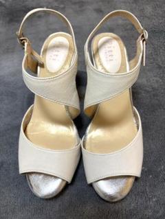 Pitti FEMININE ウェッジ レース サンダル ブラック ベージュEE