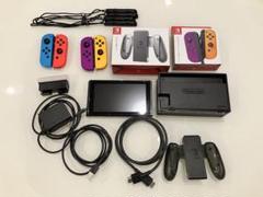 Nintendo Switch 本体とJoy-Conセット