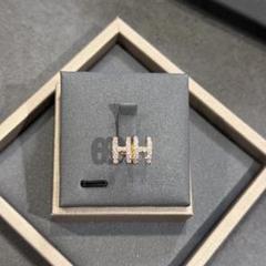 H型ダイヤモンド風ローズゴールドトーンピアス
