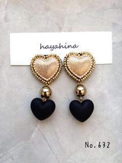 【632】ハンドメイドピアス/イヤリング　ビーズ刺繍　ゴールドハートピアス