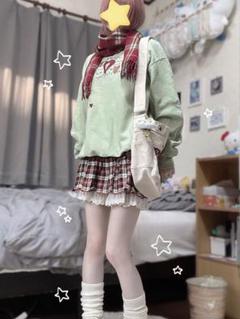 素晴らしい外見 コーデ売り 刺繍スウェット 赤チェックスカート レトロガール トップス