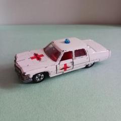 TOMICA　トミカ　キャデラック　フリートウッド　箱付き トミカF2 キャデラック フリートウッド ブローアム ピンク 外国