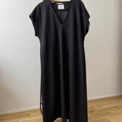 【美品】カフネ　Vネックロングワンピース フレンチスリーブのサムネイル