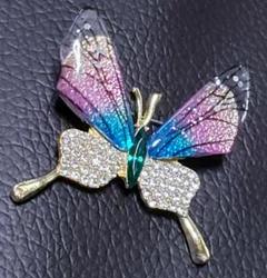 蝶のデザイン ブローチ ピンブローチ レディース 蝶 バタフライアクセサリー