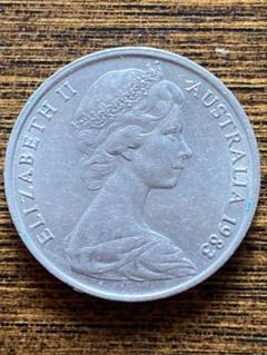古銭    希少   1983年エリザベス二世 1ポンド 1ポンド 1983 硬貨 コイン 古銭 貨幣芸術 Coin エリザベス2世
