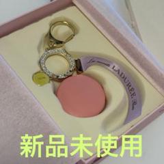 7/29限定値下げ　ラデュレ　Ladurée 未使用マカロン キーホルダー スクレ by ラデュレ“マカロン連なる”限定キーホルダー、淡い