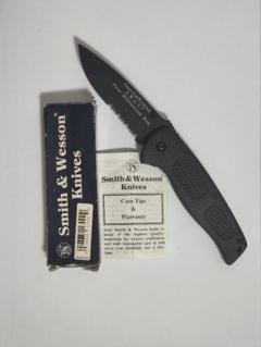 ☆スミス ウェッソン☆ ナイフ 新品未使用未開封 ミリタリーショップ レプマート / Smith & Wesson 折りたたみ