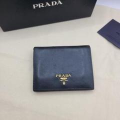 PRADA財布