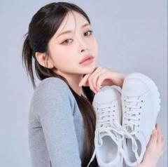 鈴木亜美 | スニーカーいよいよ明日発売👟🤍 サブスク先行12時