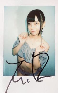 七沢みあ　チェキ Amazon.co.jp: 七沢みあ 「直筆」サイン入りチェキ ＆ クリア