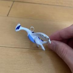 レトロ！　当時もの　ルギア フィギュア 白と青 約5cm ミニフィギュアのサムネイル