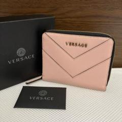 新品　ヴェルサーチ　二つ折り財布 折財布　メタルロゴ　ピンク