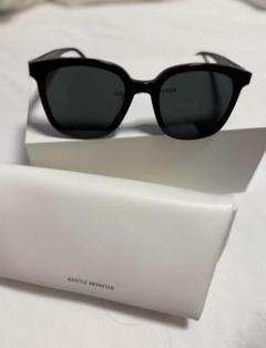 GENTLE MONSTER Jackie 01 ブラックサングラス GENTLE MONSTER - Jackie 01 Sunglasses – Atelier New York