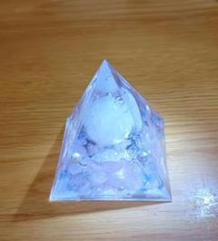 N オルゴナイト ピラミッド型 手作り ハンドメイド 銀色の池