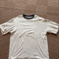 GU ホワイト Tシャツ ネイビーとグリーンの襟