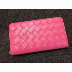 ●BOTTEGA VENETA イントレチャート ジップアラウンドウォレット