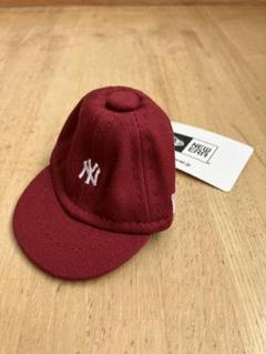 新品タグ付きNew Era ミニキャップキーホルダーのサムネイル