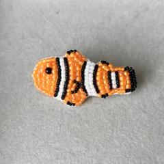 【ビーズ刺繍】カクレクマノミのビーズブローチ