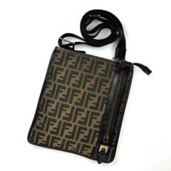 希少FFロゴ美品✨FENDI ズッカ柄 アクセサリーポーチ 肩掛け ブラック 希少✨ FENDI フェンディ アクセサリーポーチ ズッカ柄 ネイビー