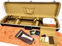 【美品】 三味線 本体 破れなし 細棹 撥 ばち付き 美品◇民謡三味線◇紅木 中棹 皮破れ無し 鼈甲撥／竹駒／替え弦