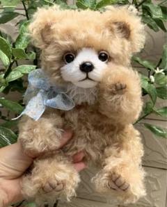 リラックスしているくまさん テディベア ぬいぐるみ 海外作家様 ハンドメイド 熊 黒耳テディベアさん アーティストベア 海外作家様 ミニチュア