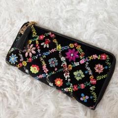 【未使用級】シンクビー＊長財布 ラウンドファスナー 花柄 蜂 ゴールド金具 未使用級】シンクビー＊長財布 ラウンドファスナー 花柄 蜂
