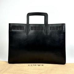 美品●ロエベ　ハンドバッグ　ロゴ型押し　パンチング　裏地総柄　レザー　ブラック
