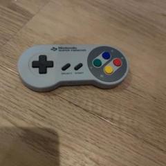 ニンテンドースイッチ　スーパーファミコンコントローラー