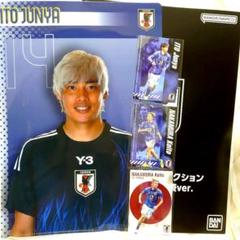 サッカー日本代表　伊東純也　二種セット　クリアカード　つながるアクリルチャーム 日本代表と“共に戦う”カード「SAMURAI BLUE カード セゾン」が