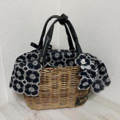ミナペルホネン anemone [ネイビー] とブラックキャンバス