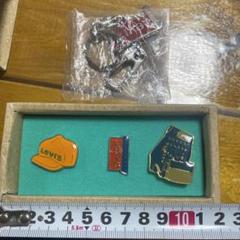 LEVI’S リーバイス 缶 ピン バッジ KOVERALLS ビンテージ LEVI'S リーバイス 缶 ピン バッジ KOVERALLS ビンテージ