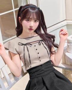 ミシェルマカロン ダブルフレアスリーブリボントップス ベージュ