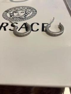 未使用級✨　VERSACE　ピアス　メデューサ　ラインストーン　ロゴ　615 中古・古着通販】VERSACE (ヴェルサーチェ) メデューサライン
