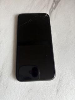 Apple iPhone 11 ブラック 画面ひびあり - メルカリ