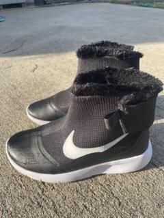 Nike 21cm キッズ用ファー付きブーツのサムネイル