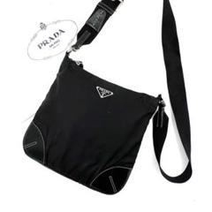 《近年モデル》PRADA 三角ロゴ ナイロンベルト ショルダーバッグ サコッシュのサムネイル