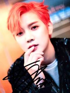 ユウタ直筆サイン入り2Lサイズ写真…中本悠太…NCT - メルカリ