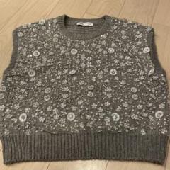 ZARAザラ　ビーズ付ニットベスト　S　パール　グレー　フラワー 2024AW 新品未使用 ZARA グレー フラワービジュー ニットベスト