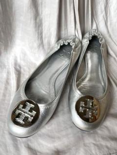 ⭐美品トリーバーチ フラットシューズ23.5㎝　シルバー 未使用級】TORY BURCH トリーバーチ バレエシューズ シルバー 25