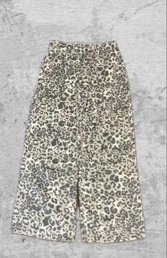 BEEDEN ヒョウ柄 クロップドデニムジャケット BEEDEN（ビーデン）の「LEOPARD PRINT JAKET（デニムジャケット