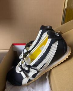 Onitsuka Tiger ストラップ付きバレエシューズ 黒/アイボリー 2025年最新】Onitsuka Tiger バレエの人気アイテム - メルカリ