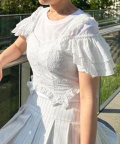 新品 Alley by w closet カットワーク刺しゅうフリルビスチェ