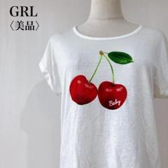 【美品】　グレイル　クロップド丈チェリーグラフィックプリントＴシャツ